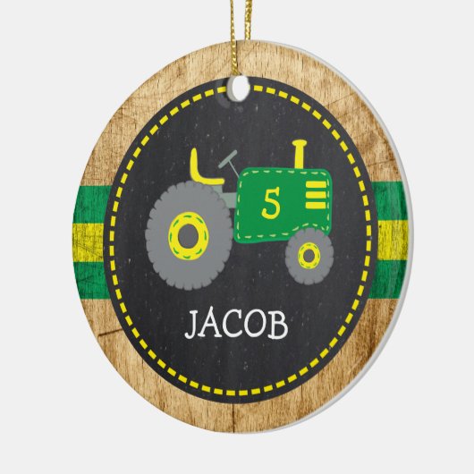 キュートグリーントラクター誕生日キープサケフェイクウッド セラミックオーナメント (左)
