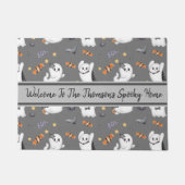 キュートグレー不気味幽霊ファミリーハロウィーンパターン ドアマット (正面)