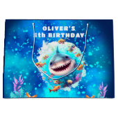 キュートシャークボーイ誕生日ブルーネーム抱き枕 ラージペーパーバッグ (正面)