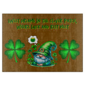 キュートセントパトリックの格言は茶色に寝ている | カッティングボード (正面)