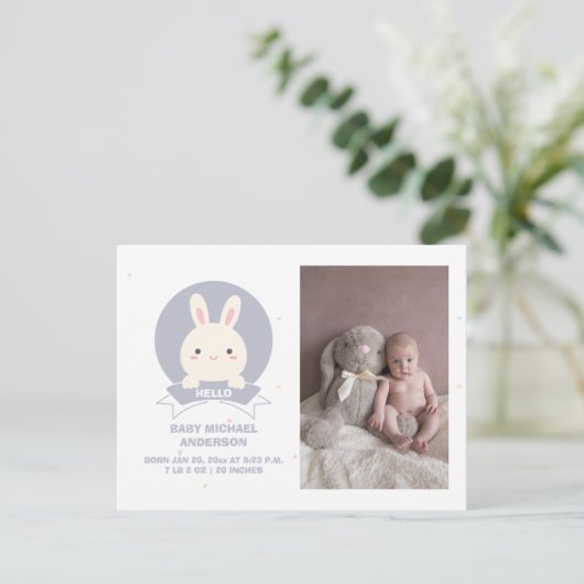 キュートソファニーシンプルベビーエレガントフォト誕生 案内ポストカード (スタンド正面)