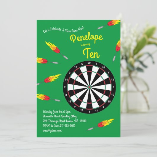 キュートダーツボード子供の誕生日パーティースポーツ 招待状 (スタンド正面)