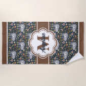 キュートナマズ名前をカスタムするモノグラム ビーチタオル (正面)