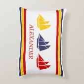 キュートネイビーブルーレッドイエローセーリングボートストライプ航海の アクセントクッション (裏面(縦))