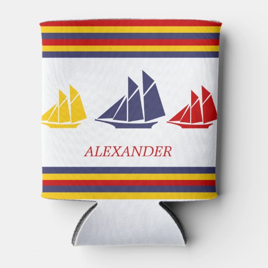 キュートネイビーブルーレッドイエローセーリングボートストライプ航海の 缶クーラー (正面)