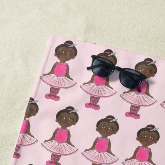 キュートバレリーナピンクツチュバレエガールダンス先生 ビーチタオル (インサイチュ)