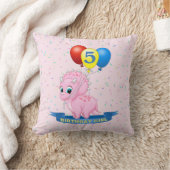 キュートバースデーガールピンクベビートリケラトプスディノ クッション (ブランケット)