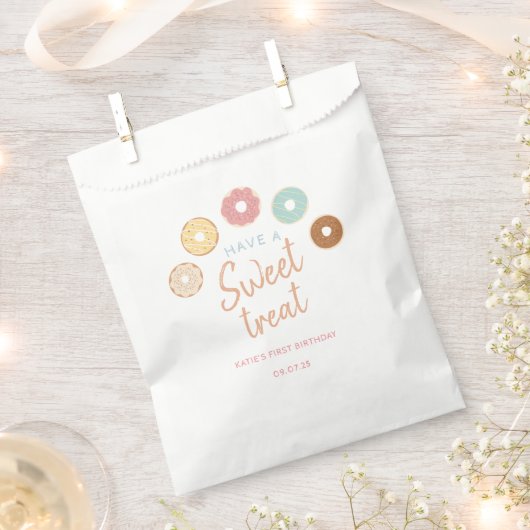 キュートパステルアスイートトリート誕生日 フェイバーバッグ (クリップ留めされた状態)