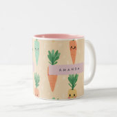 キュートパーソナライズされたかわいいパステルニンジン顔 ツートーンマグカップ (正面右)