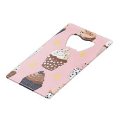 キュートパーソナライズされたなカップケーキ クレジットカード栓抜き (裏面アングル)