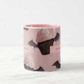 キュートパーソナライズされたハロウィン不気味こうもりカップケーキ ツートーンマグカップ (中央)