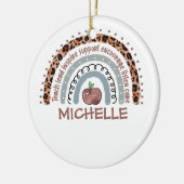 キュートパーソナライズされたレインボー先生 |名前をカスタムする セラミックオーナメント (左)