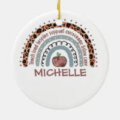 キュートパーソナライズされたレインボー先生 |名前をカスタムする セラミックオーナメント (裏面)