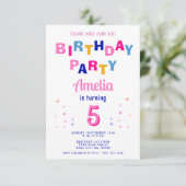 キュートピンクカラフルスタータイポグラフィガール誕生日 招待状 (スタンド正面)