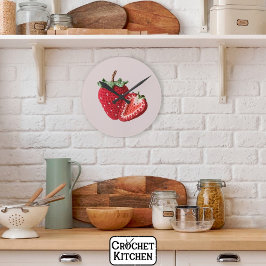 キュートピンクグラニーミニマルシックなクロチェットストロベリー ラウンド壁時計