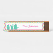 キュートピンクグリーンシェブロンパターンサボテン先生 デスクネームプレート (正面)