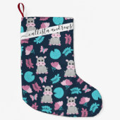 キュートピンクティール(緑がかった色)ヒッポフローラバタフライリリパッド スモールクリスマスストッキング (正面)