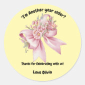 キュートピンクフローラボウガール誕生日 ラウンドシール (正面)