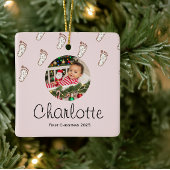 キュートピンクベビー足跡ベビーの初めてのクリスマス セラミックオーナメント