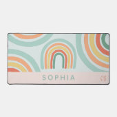 キュートピンクボホーレインボーイニシャル デスクマット (正面)