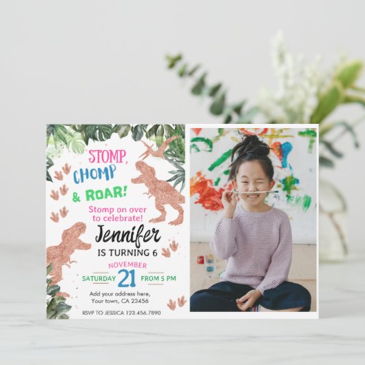 キュートピンク恐竜カスタムの写真誕生日 招待状 (スタンド正面)