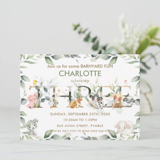 キュートファームアニマルズ納屋周囲の庭グリーンリー3D誕生日 招待状 (スタンド正面)