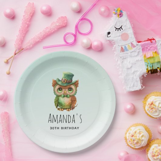 キュートフクロウinグリーントップハット誕生日 ペーパープレート (パーティー)