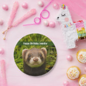 キュートブラウンフェレットインザグラスハッピーバースデー ペーパープレート (パーティー)