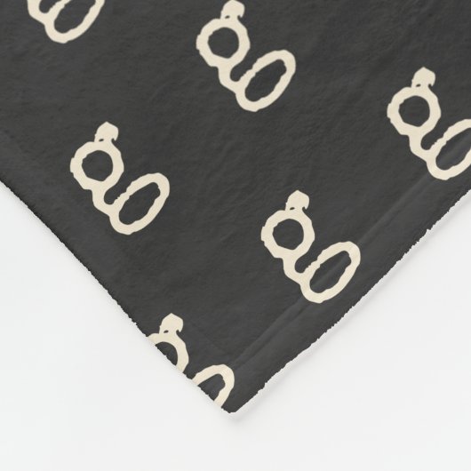 キュートブラックイニシャルモノグラムレトロタイプライターフォント フリースブランケット (角)