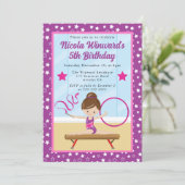 キュートブルネットガールギムナスト子供の誕生日 招待状 (スタンド正面)