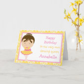 キュートブルネットバレリーナ誕生日カード カード (黄色い花)