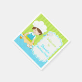 キュートブルネットヘアボーイベーキングバースデーパーティー スタンダードカクテルナプキン (角)