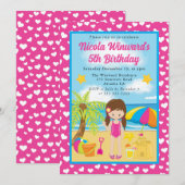 キュートブルネットヘアードガールビーチ子供の誕生日 招待状 (正面/裏面)