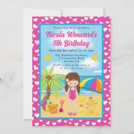 キュートブルネットヘアードガールビーチ子供の誕生日 招待状