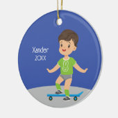 キュートブルネットボーイスカートボード セラミックオーナメント (左)