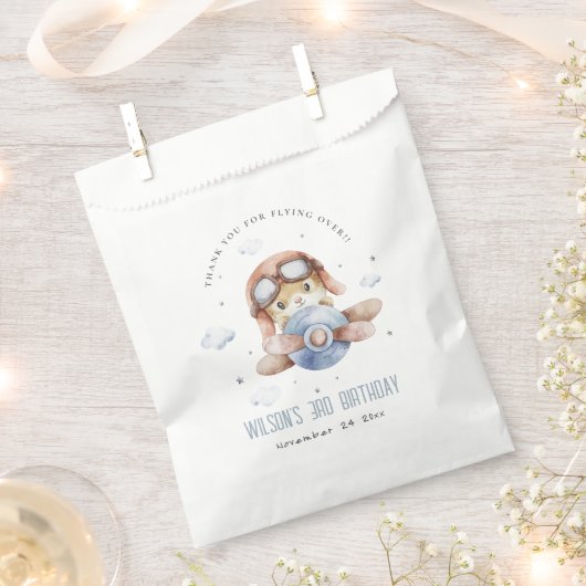キュートブルーフライオーバーテディアニマル飛行機誕生日 フェイバーバッグ (クリップ留めされた状態)