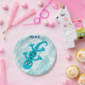 キュートブルーリザードゲッコ誕生日名 ペーパープレート (パーティー)