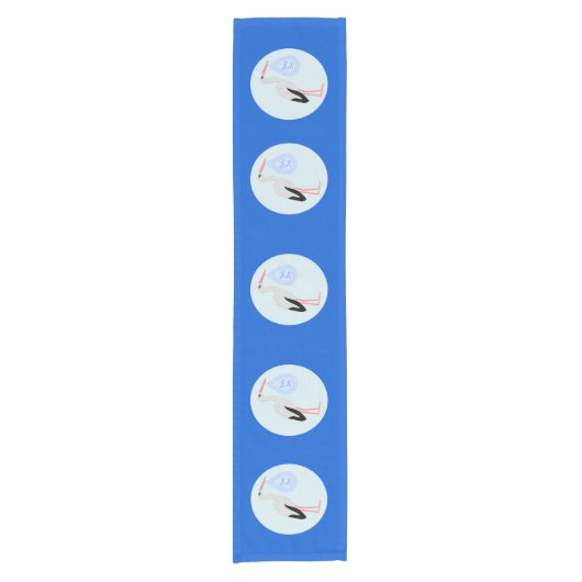 キュートブルー男の赤ちゃんストークベビーシャワー ショートテーブルランナー (正面)