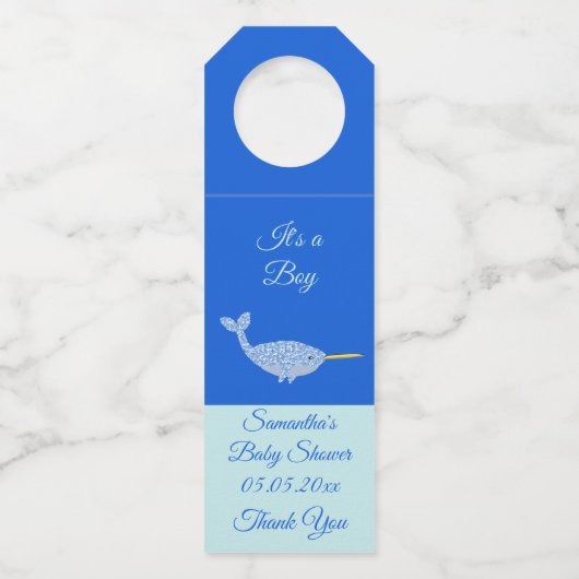 キュートブルー男の赤ちゃんナルホールベビーシャワーカスタム ボトルネックタグ (正面)