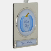 キュートブルー男の赤ちゃんパンプキカスタムン1stクリスマス シルバープレートバナーオーナメント (右)