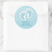 キュートブルー男の赤ちゃん足イラストレーション ラウンドシール (バッグ)