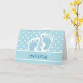 キュートブルー男の赤ちゃん足スケッチおめでとう カード (黄色い花)