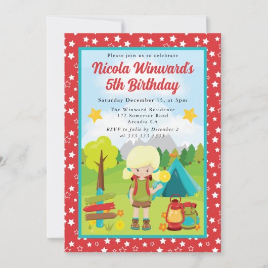 キュートブロンドヘアガールキャンピング子供の誕生日 招待状 (正面)