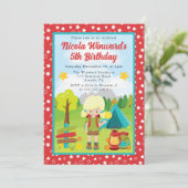 キュートブロンドヘアガールキャンピング子供の誕生日 招待状 (スタンド正面)