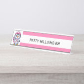 キュートペンギンナースピンクステソスコープストライプ デスクネームプレート (正面)