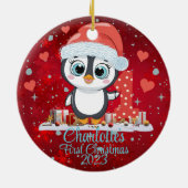 キュートペンギンベビー初めてのクリスマス赤 セラミックオーナメント (裏面)