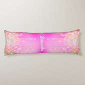 キュートホットピンクレインボーグリッタードリップスモノグラム ボディピロー (裏面)