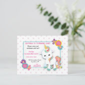 キュートホワイトユニコーンドットファースト誕生日招待状 ポストカード (スタンド正面)