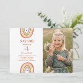 キュートボホーレインボーピーチフォト誕生日 招待状 (スタンド正面)