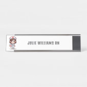 キュートマンガブルネットナース パーソナライズされた デスクネームプレート (正面)